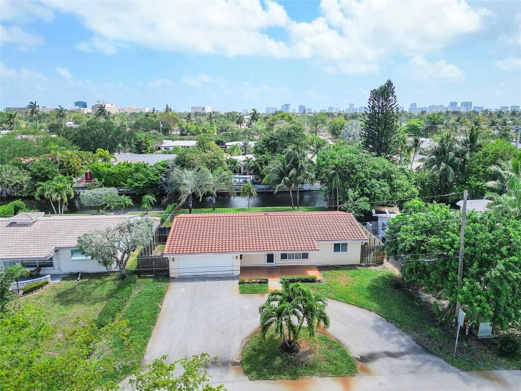 Property Photo:  4510 NE 15th Avenue  FL 33334 