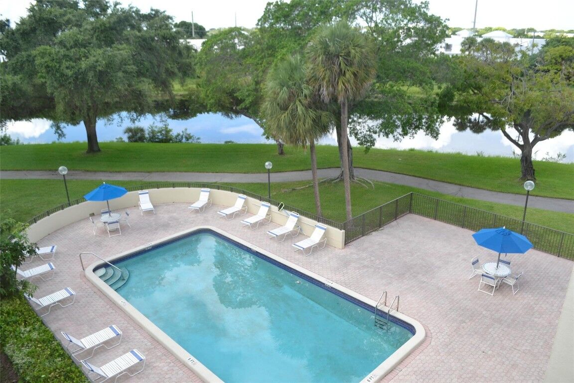 Property Photo:  2320 S Cypress Bend Drive 404  FL 33069 