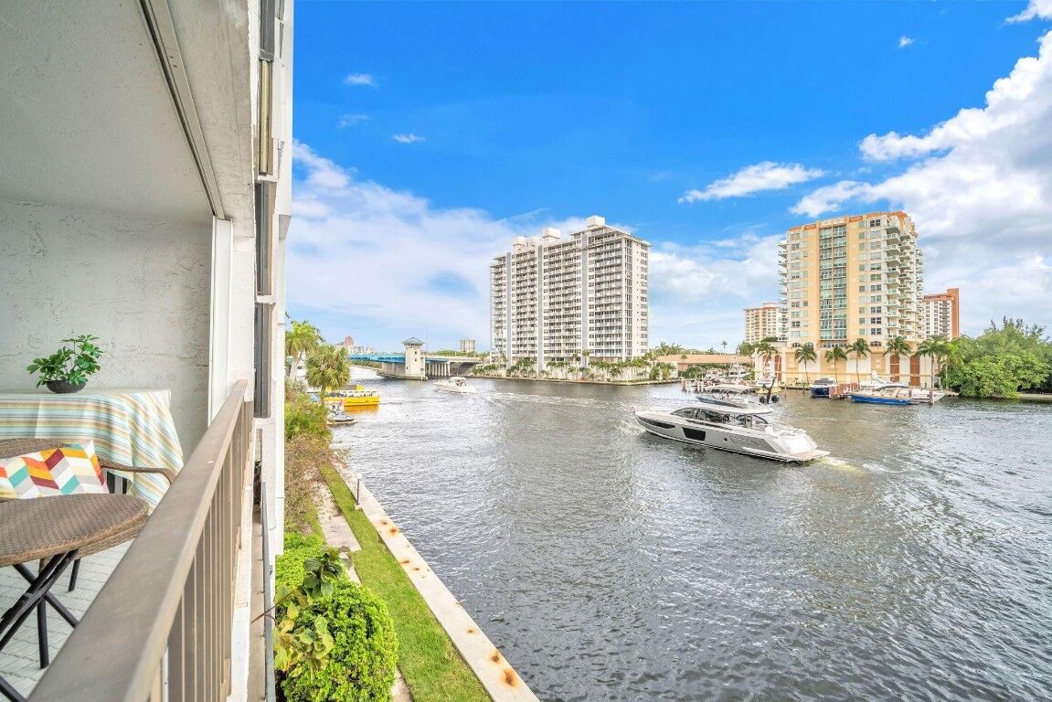 Property Photo:  936 Intracoastal Drive 3E  FL 33304 