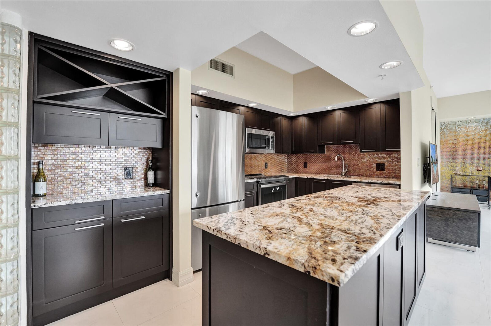 Property Photo: 110 N Federal Highway Ph1507 FL 33301