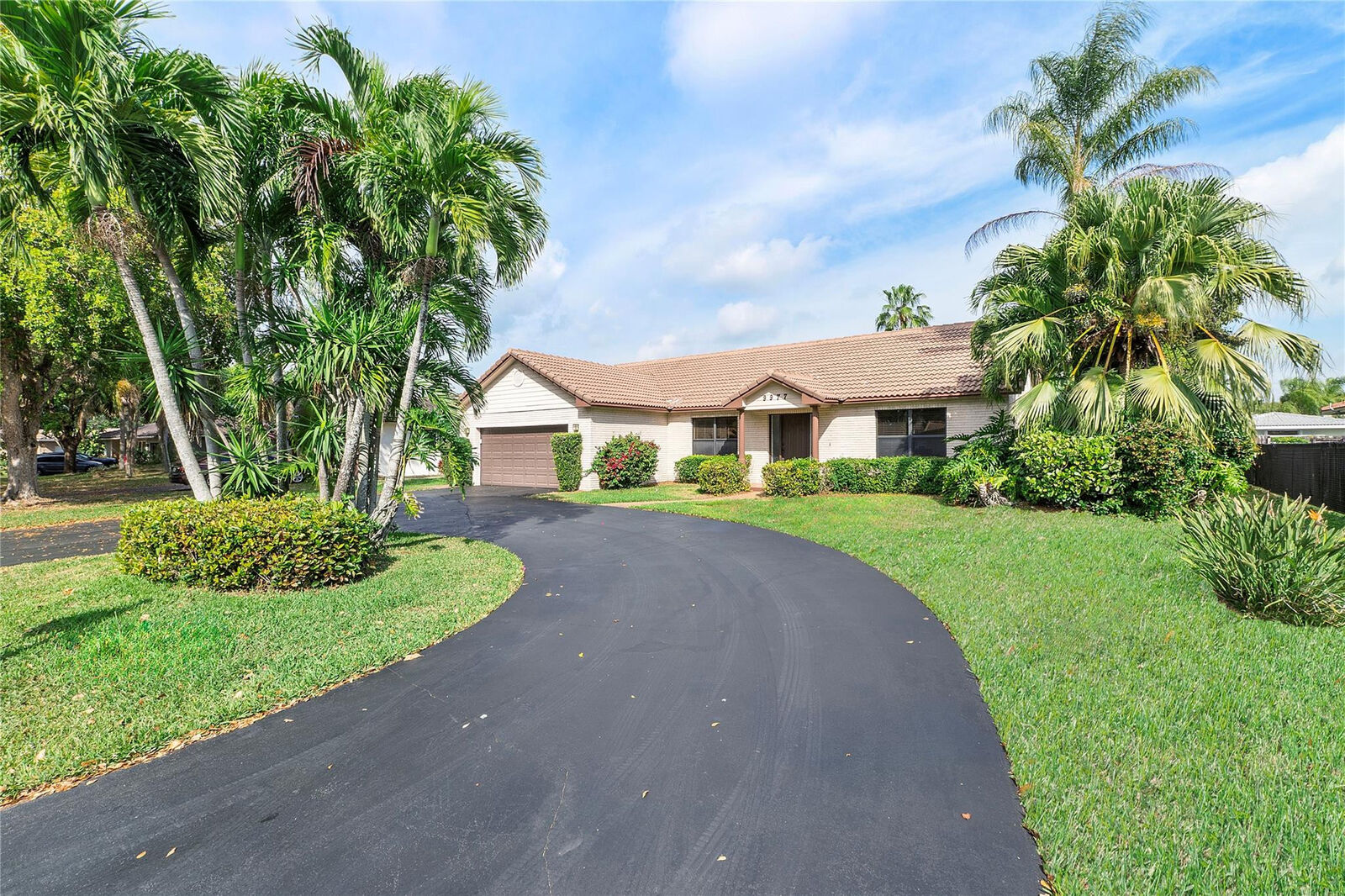 Property Photo: 9977 NW 16th Street FL 33071