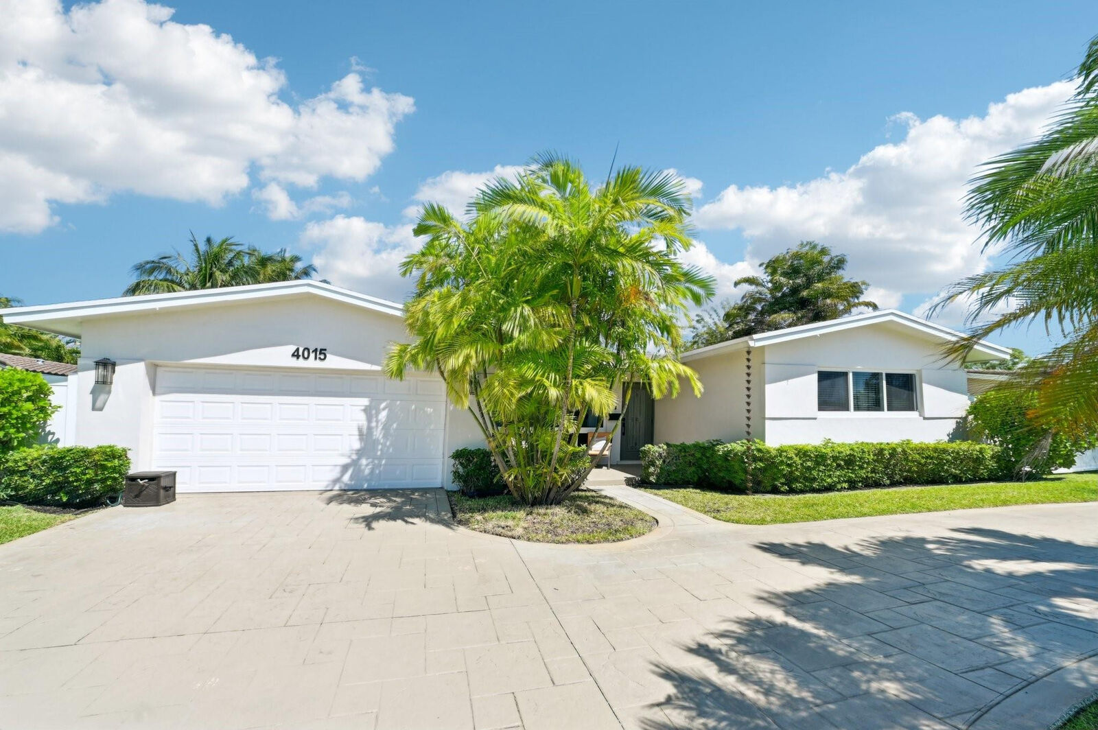 Property Photo: 4015 Pierce Street FL 33021