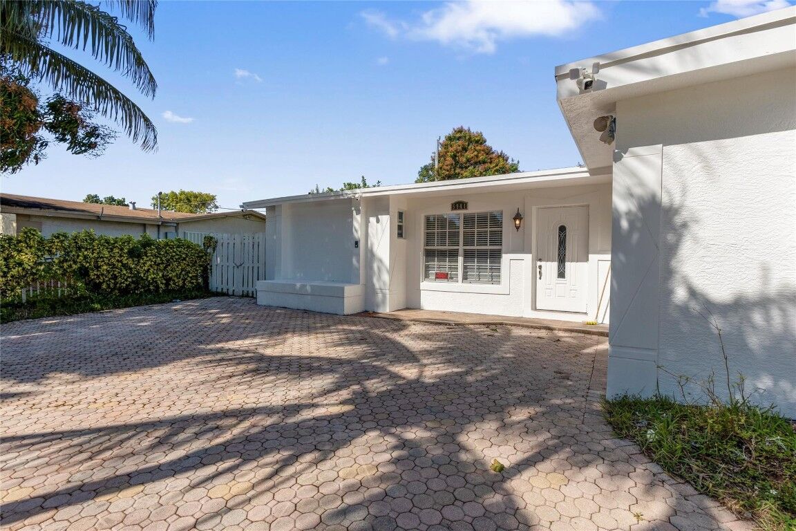 Property Photo:  5941 NW 14th Place  FL 33313 