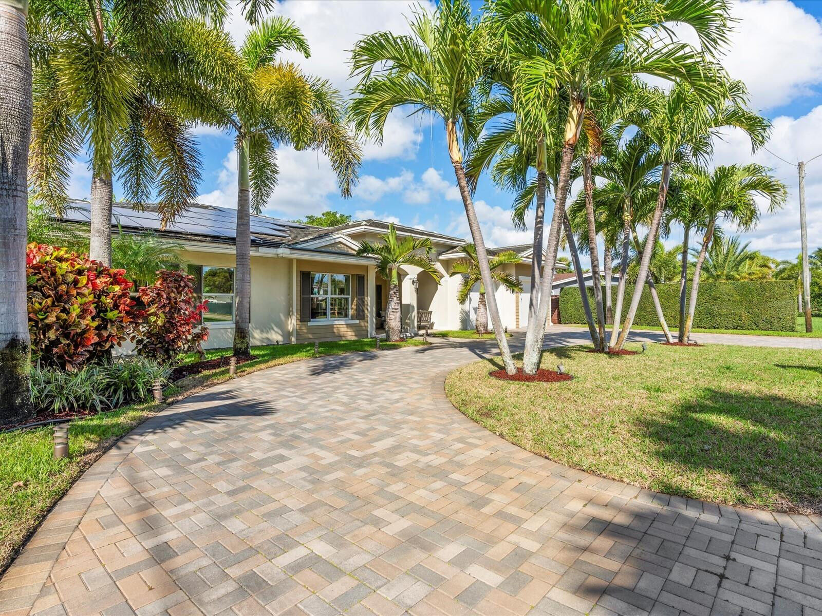 Property Photo:  2717 NE 2nd Avenue  FL 33334 