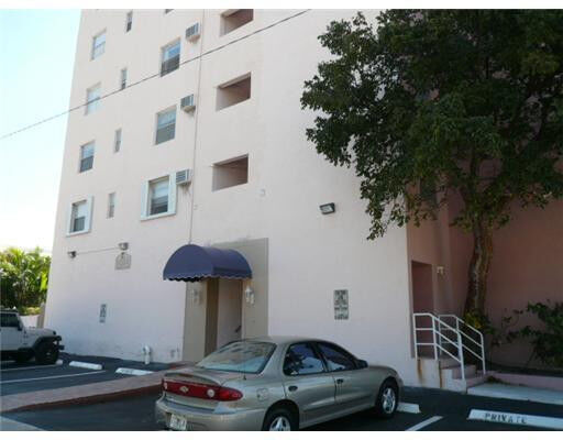 Property Photo:  720 Orton Av 207  FL 33304 
