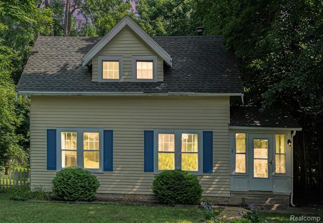 Property Photo:  46044 Norton Court  MI 48167 