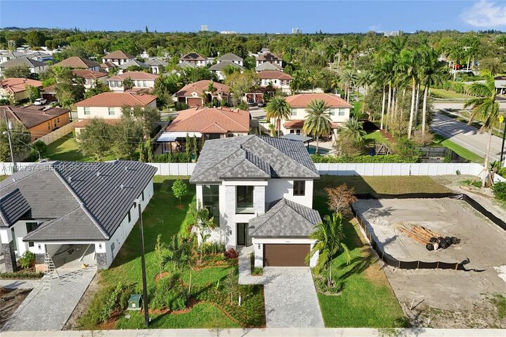 Property Photo:  13023 Davie Oaks Dr  FL 33325 