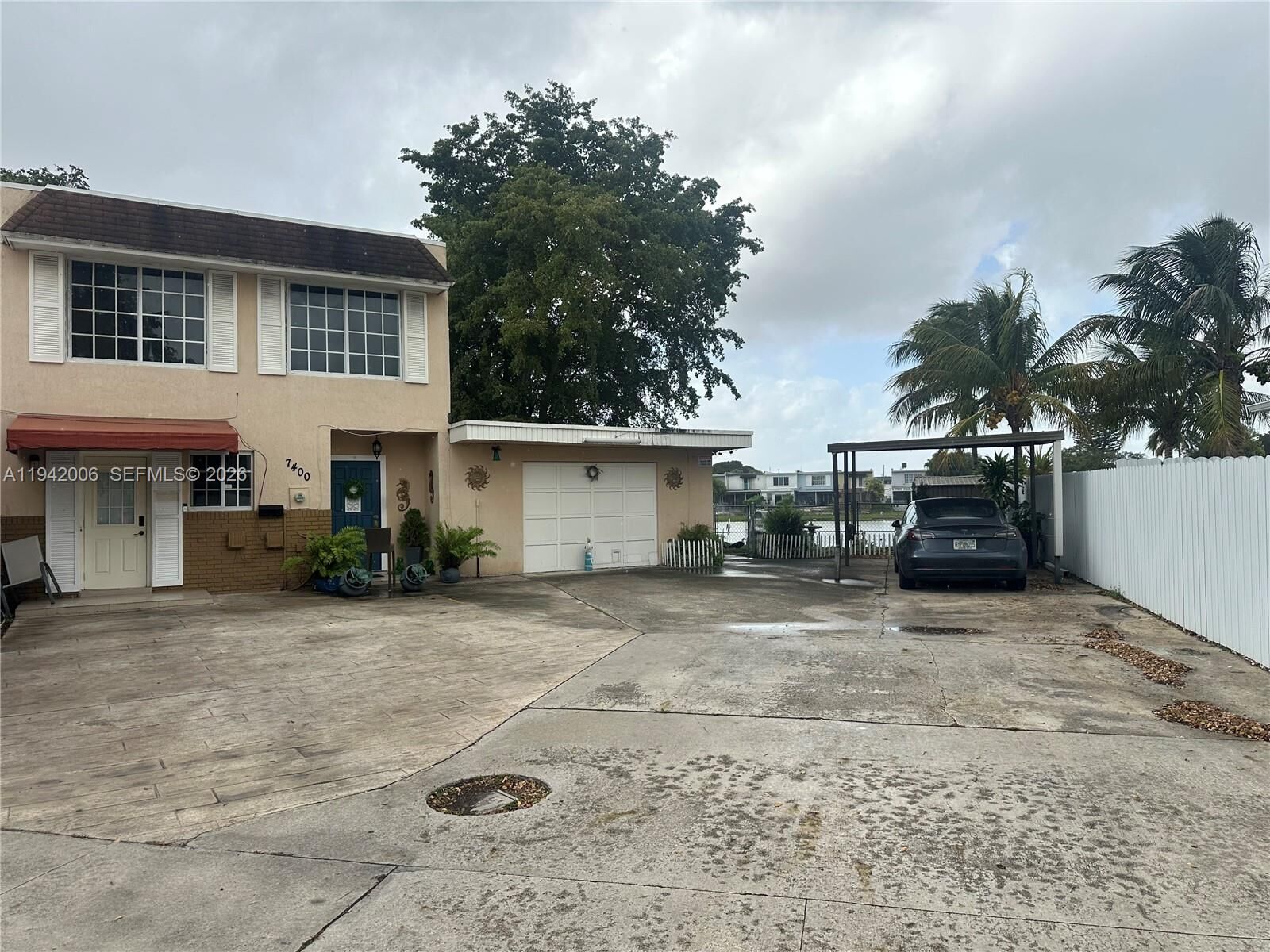 Property Photo: 7400 W 17th Ave B FL 33014