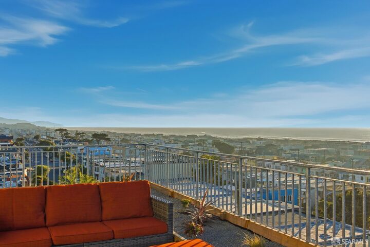 Property Photo:  3945 Judah Street 301  CA 94122 