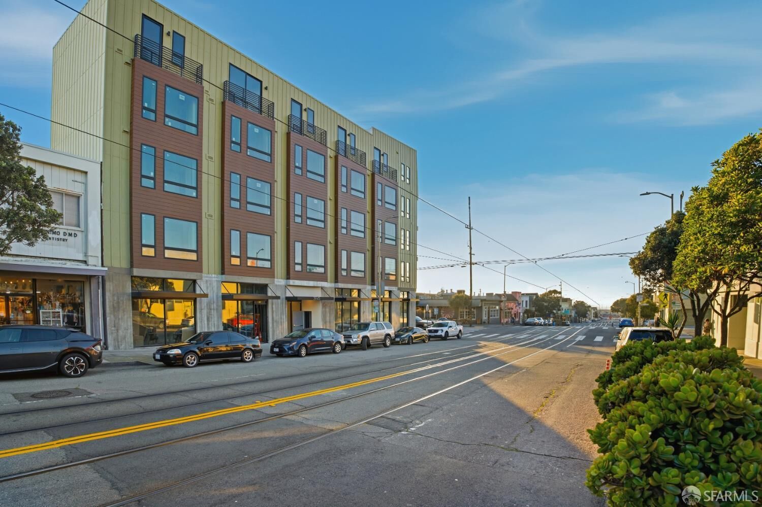 Property Photo: 3945 Judah Street 404 CA 94122