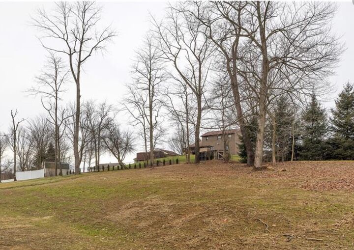 Property Photo:  182 Murrayhill Road  PA 15084 