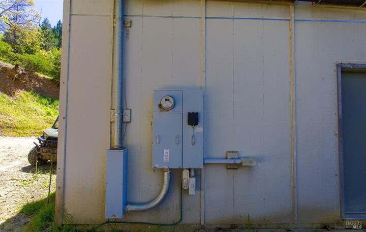 Property Photo:  53310 Highway 101 Highway  CA 95454 