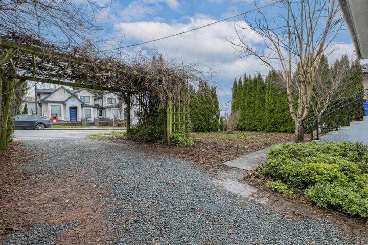 Property Photo: 4856 Smith Avenue BC V5G 2W4