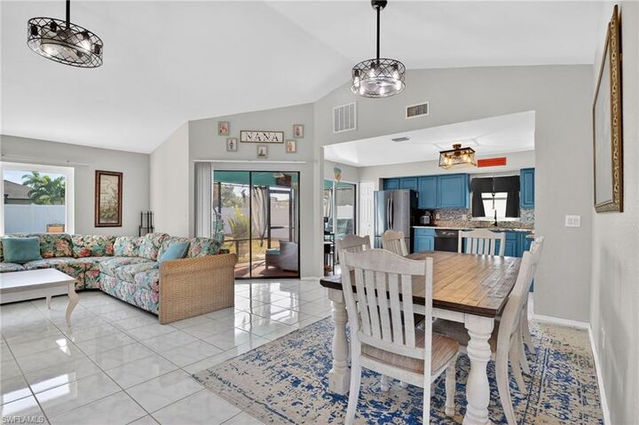 Property Photo: 1105 SW 11th Pl FL 33991