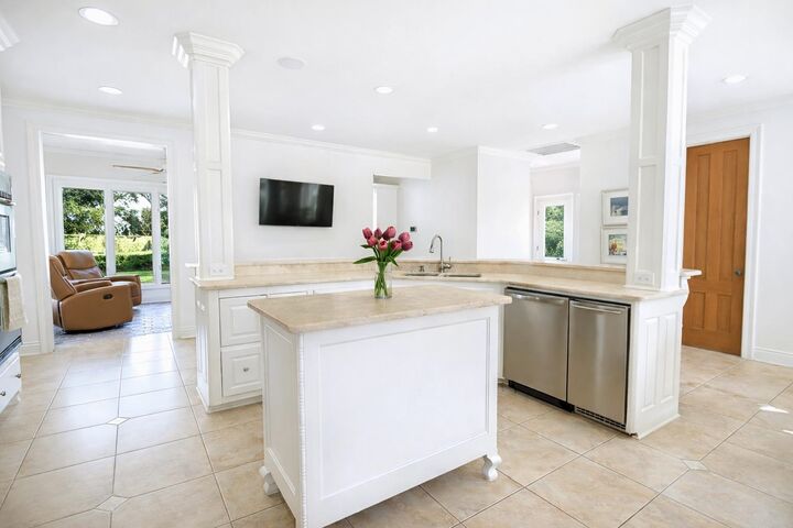 Property Photo: 371 Myrtle Grove Dr LA 70360