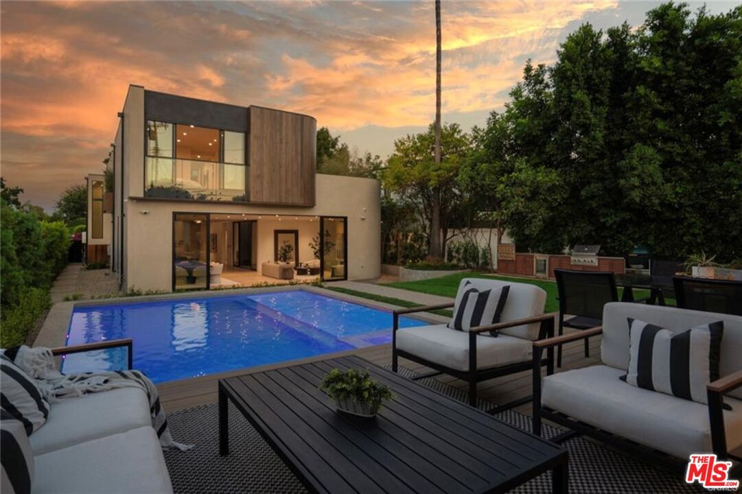 Property Photo:  4939 Petit Ave  CA 91436 