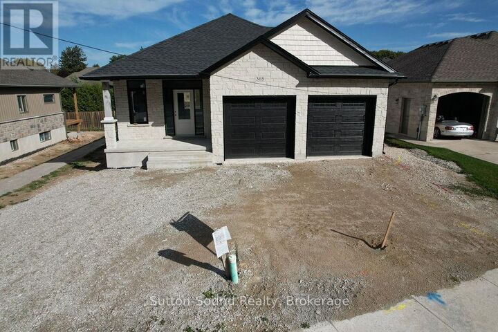 Property Photo:  385 6th Avenue West  ON N4K 6K7 
