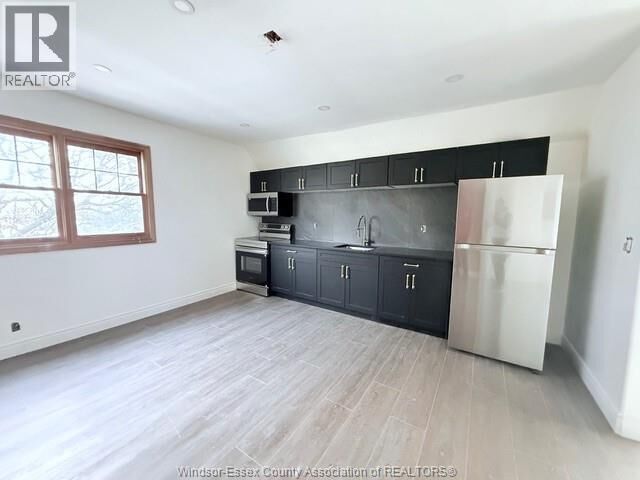 Property Photo:  691 Ouellette Avenue 2  ON N9A 4J4 