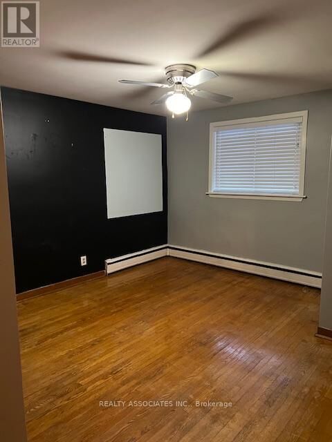 Property Photo:  586 Warden Avenue Upper  ON M1L 3Z3 