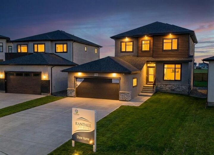 Property Photo:  38 Clover Terrace  MB R2V 5L2 