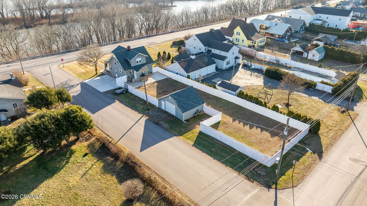 Property Photo:  1031 E Front Street  PA 18603 