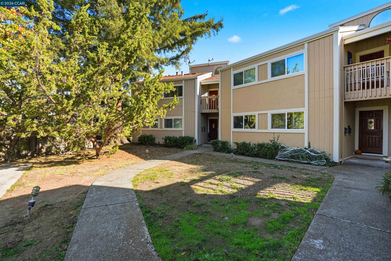 Property Photo:  824 Cedar St B  CA 94063 