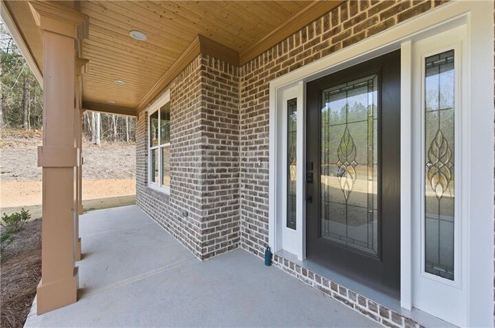 Property Photo:  1020 Queens Bridge Way  GA 30223 