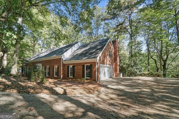 Property Photo:  80 Cliffcreek Trace  GA 30350 
