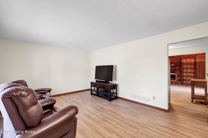 Property Photo:  10312 Going Ct  KY 40241 