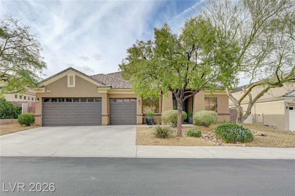 Property Photo:  1109 Basswood Ranch Street  NV 89052 