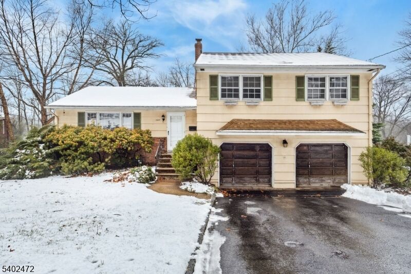 Property Photo:  1104 Sylvan Lane  NJ 07092 