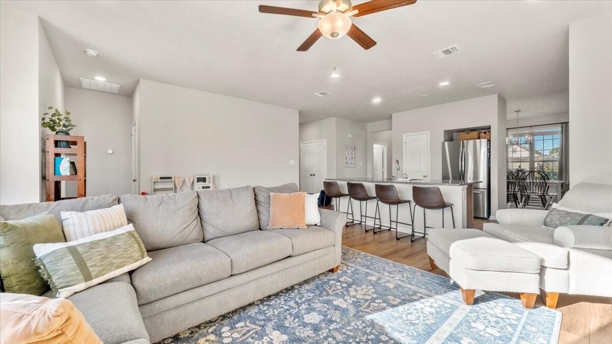 Property Photo: 103 Rudder Way TX 77320