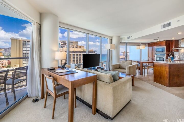 Property Photo:  223 Saratoga Road 2002  HI 96815 