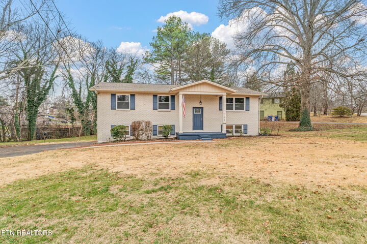 Property Photo:  701 S Cedar Bluff Rd  TN 37922 
