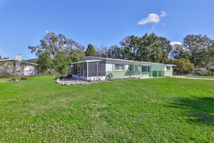 Property Photo:  5105 Saint Charles Place  FL 33610 