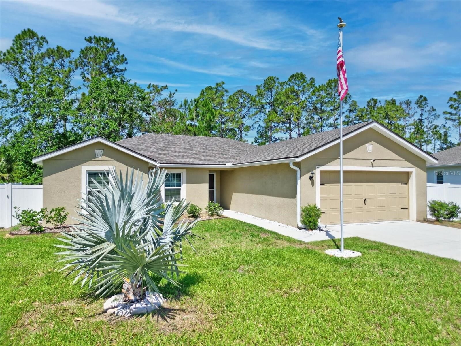 Property Photo:  9 Waldron Place  FL 32164 