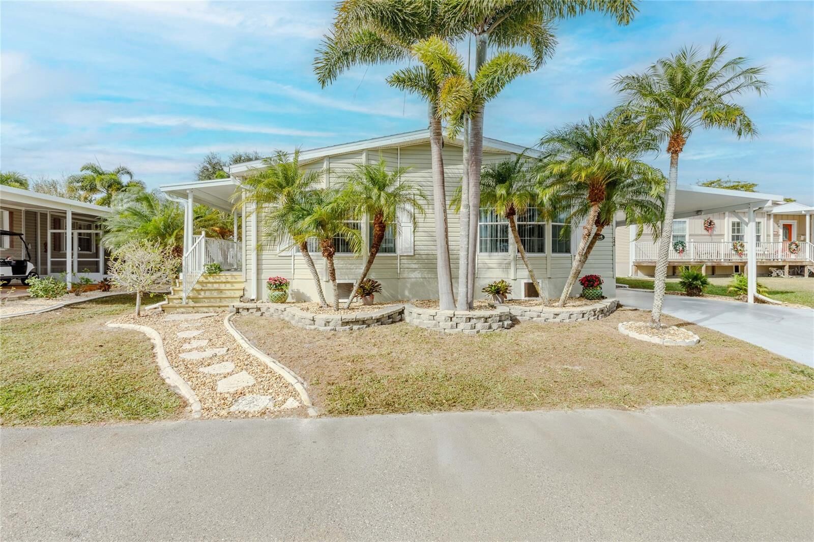 Property Photo:  2100 Kings Highway 246  FL 33980 