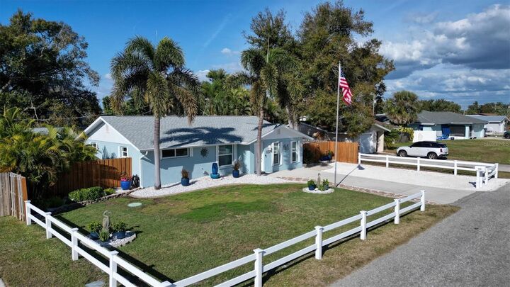 Property Photo:  133 Altair Road  FL 34293 