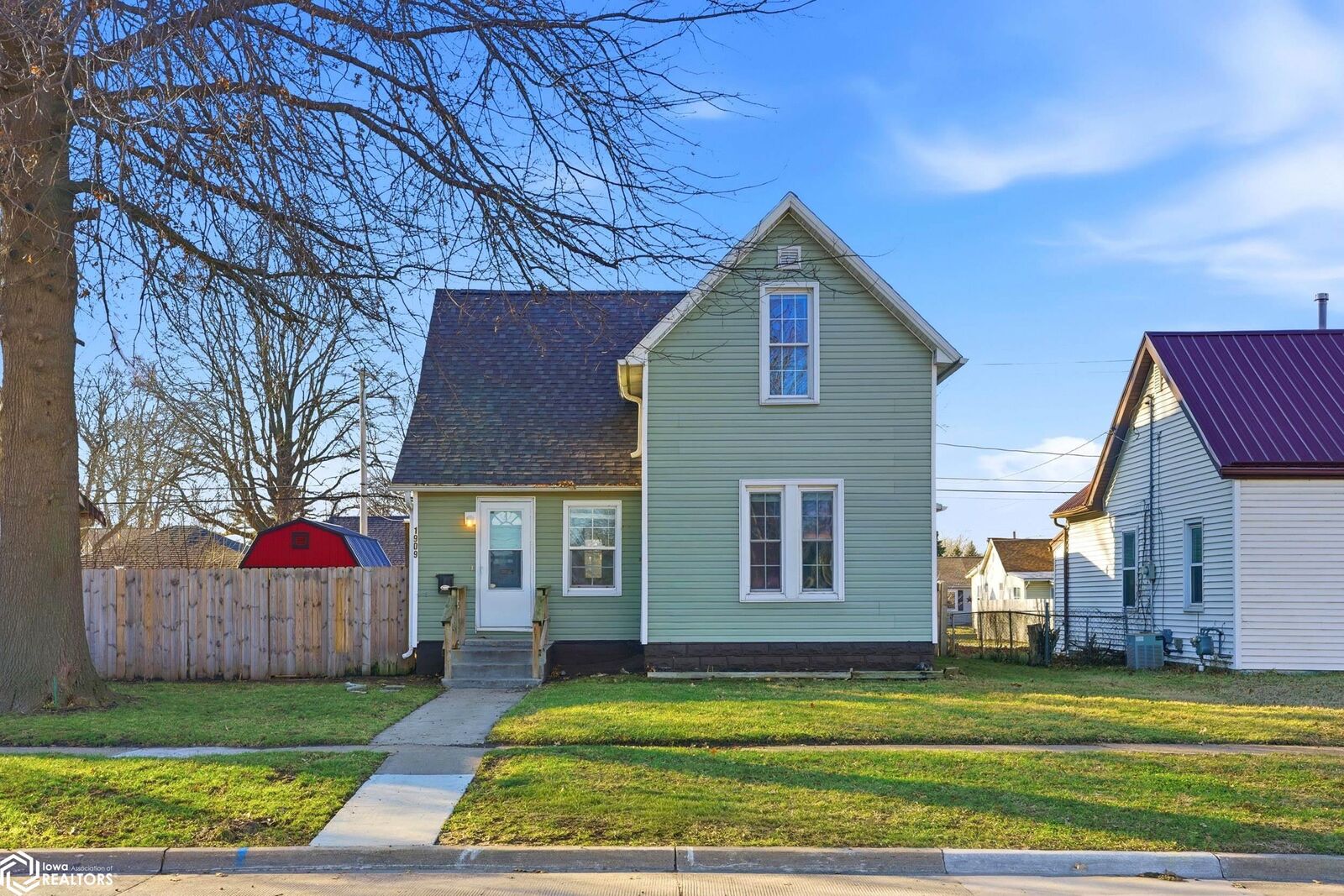 Property Photo:  1909 Madison Avenue  IA 52601 