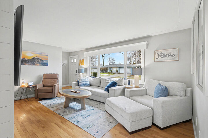 Property Photo:  938 Hampden Road  MI 49441 