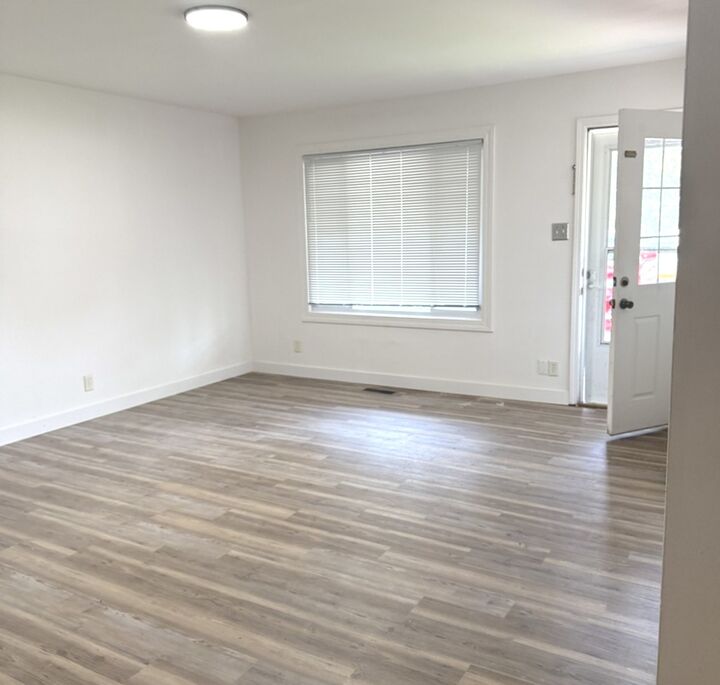 Property Photo:  533 Redwood Road  IL 60440 