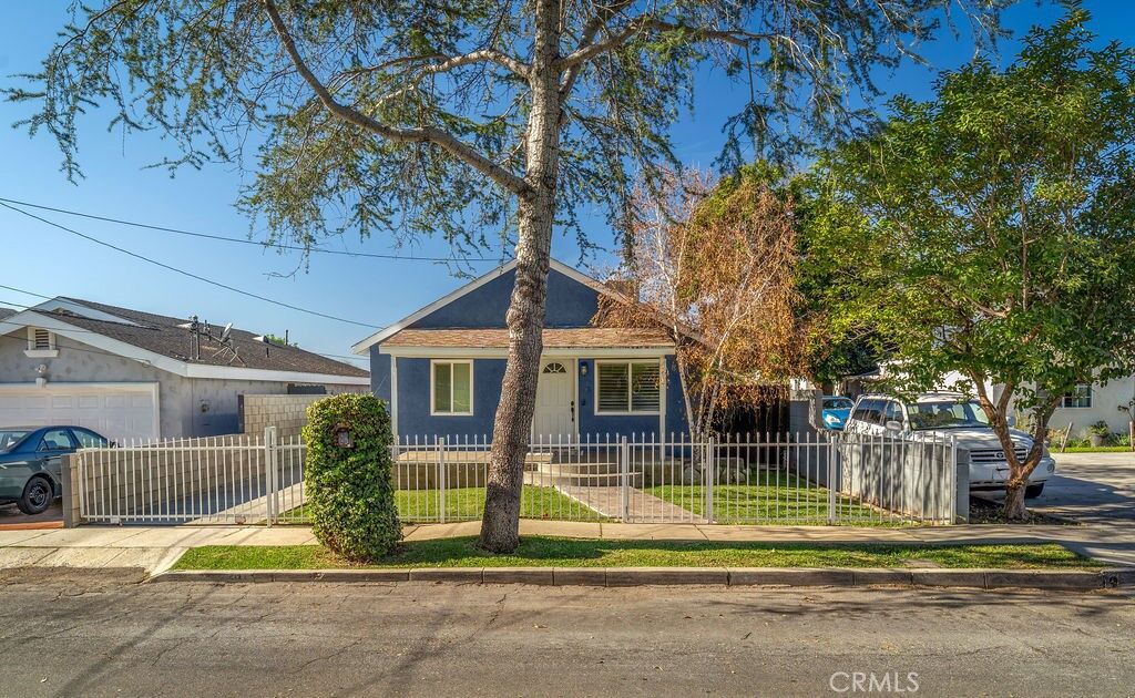 Property Photo:  231 California  CA 90631 