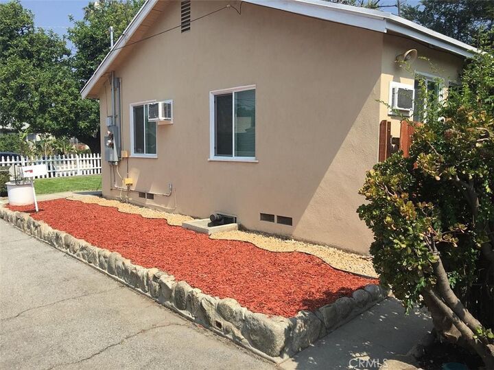 Property Photo: 294 Linda Rosa Ave CA 91107