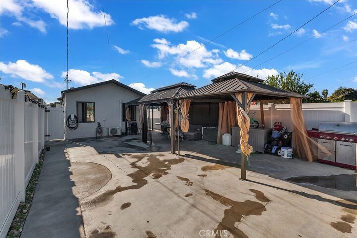 Property Photo:  12140 Lowemont  CA 90650 