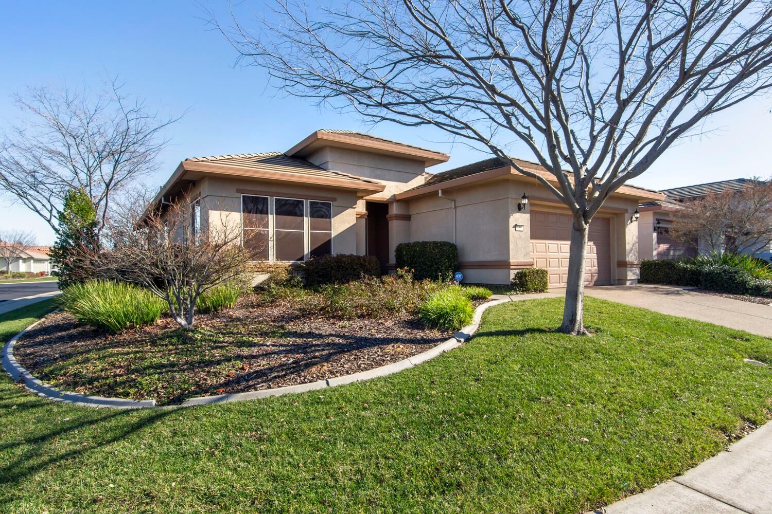 Property Photo:  3390 Kennerleigh Parkway  CA 95747 