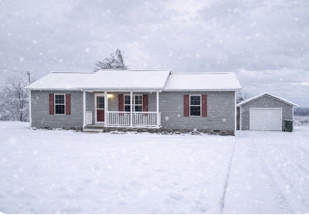 Property Photo:  383 Strawberry Dr  TN 37398 