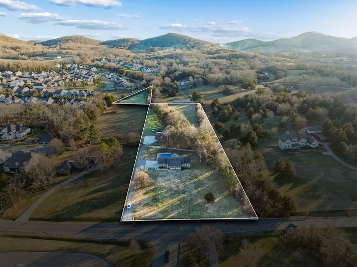 Property Photo:  2537 York Rd  TN 37135 