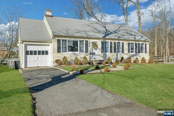 Property Photo:  120 Meadowbrook Road  NJ 07039 
