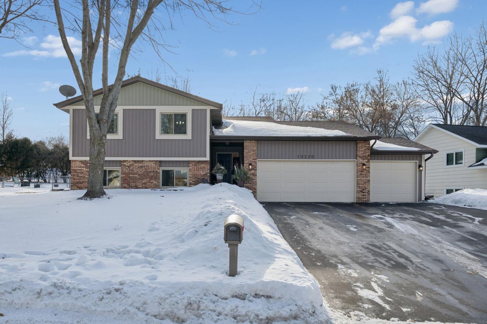 Property Photo:  10220 Upper 178th Street W  MN 55044 