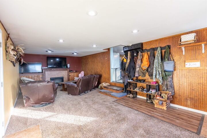 Property Photo:  3877 Lily Ave  IA 51238 